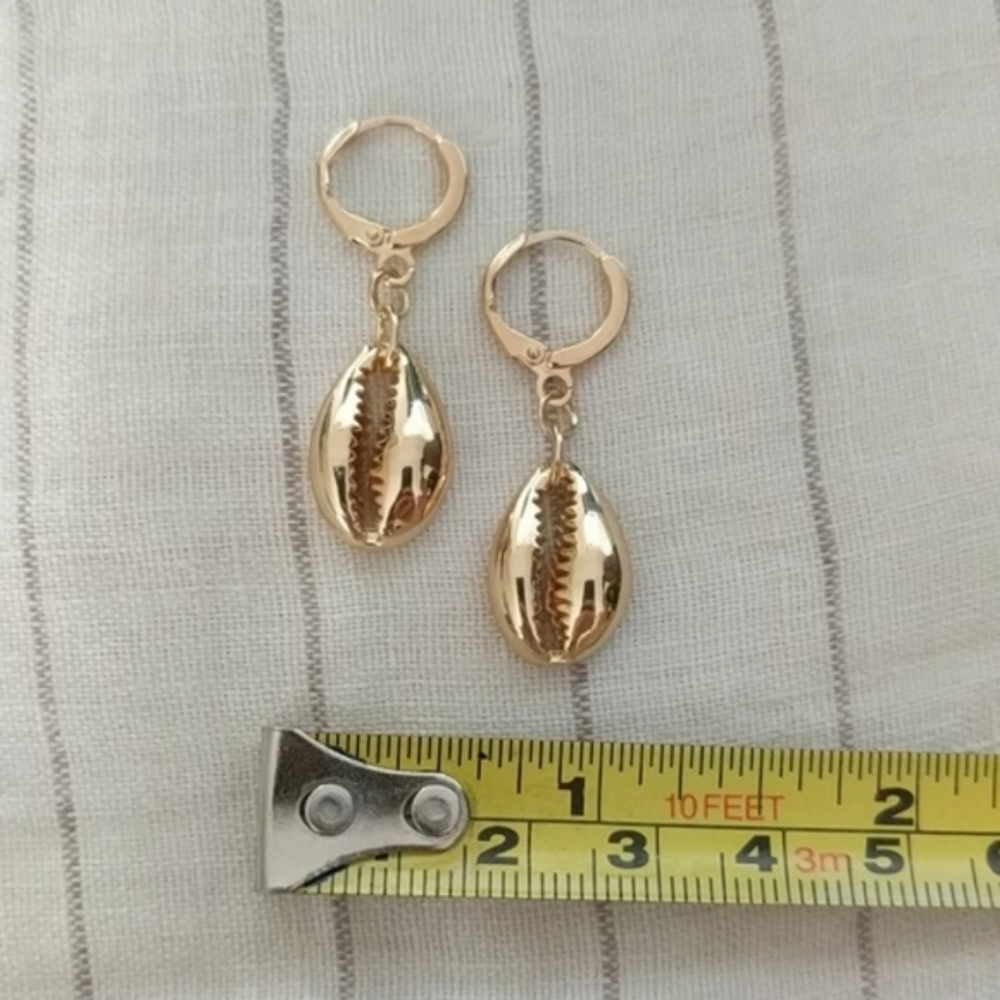 18k Gold Plated Cowrie Shell Earrings Necklace - Picture 7 of 8